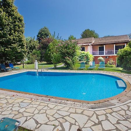 Villa Leda Karousades  ภายนอก รูปภาพ