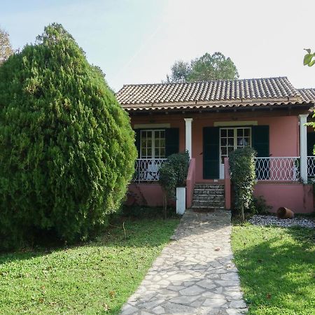 Villa Leda Karousades  ภายนอก รูปภาพ