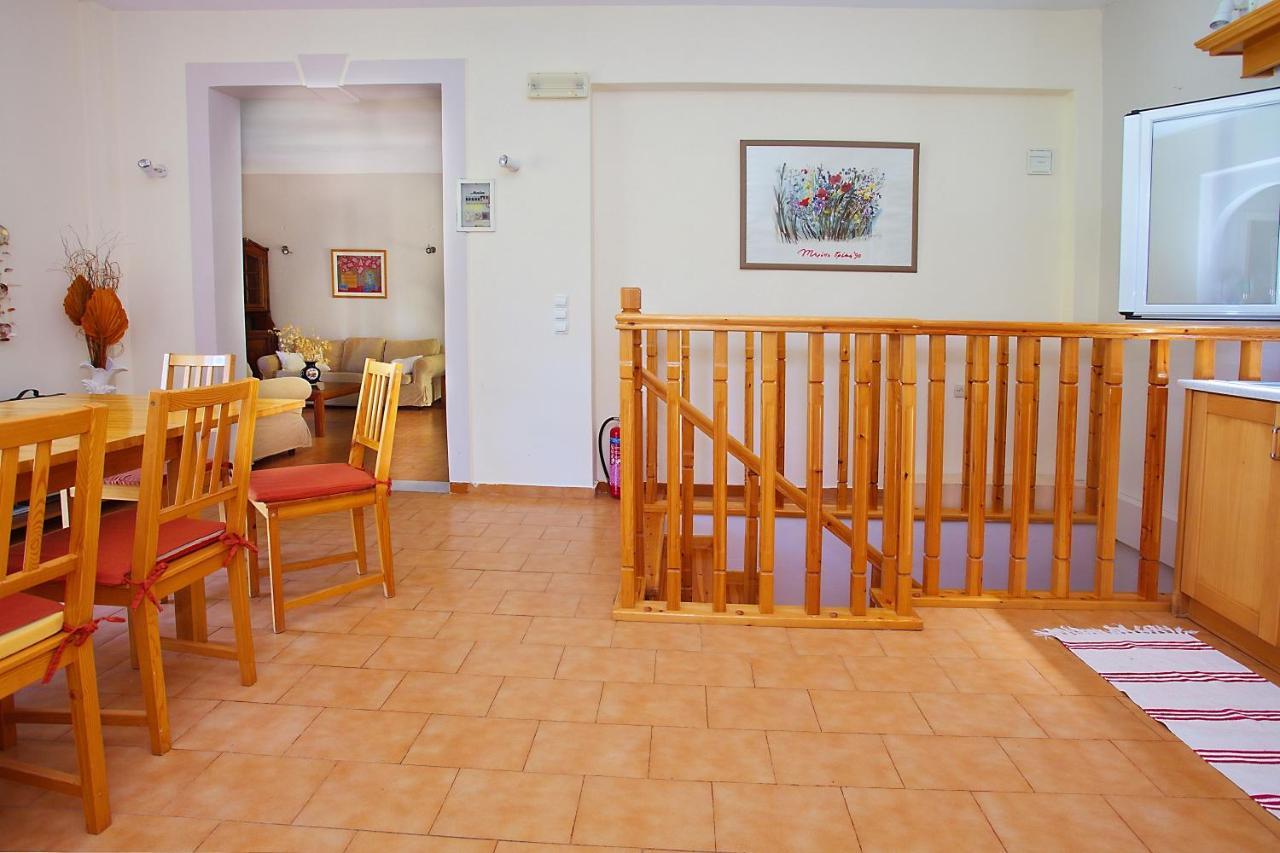 Villa Leda Karousades  ภายนอก รูปภาพ