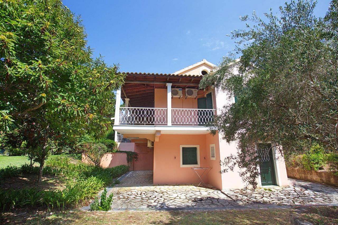 Villa Leda Karousades  ภายนอก รูปภาพ