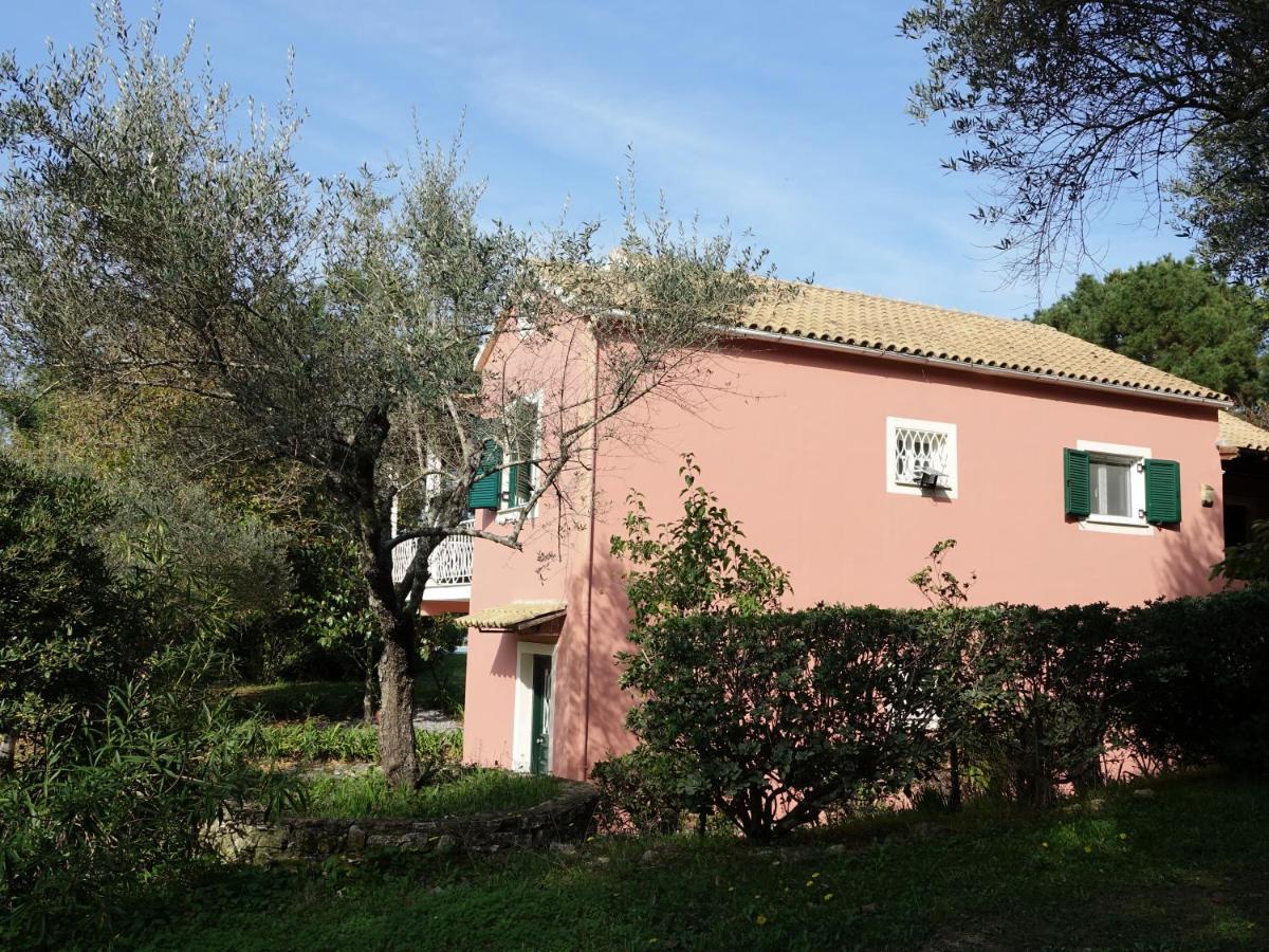 Villa Leda Karousades  ภายนอก รูปภาพ
