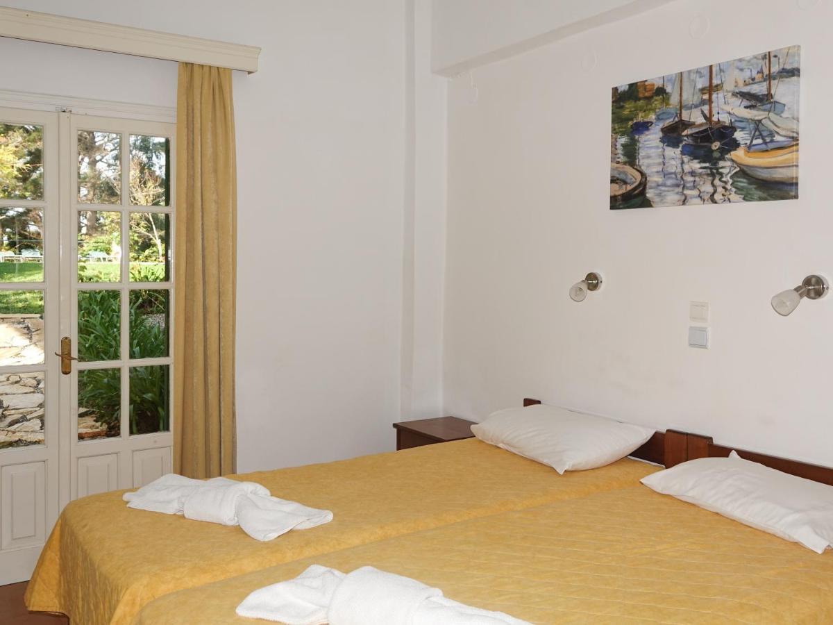 Villa Leda Karousades  ภายนอก รูปภาพ