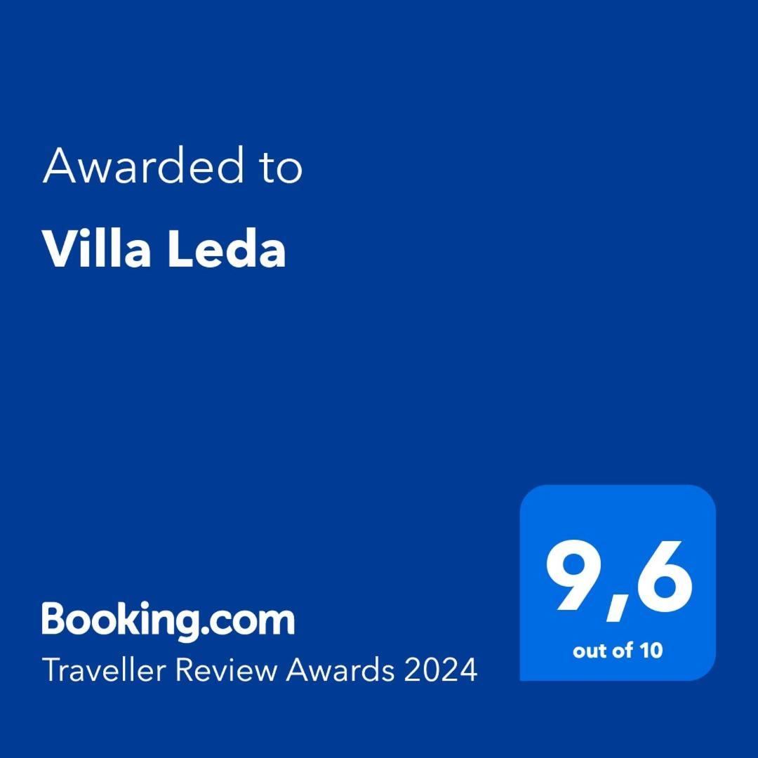 Villa Leda Karousades  ภายนอก รูปภาพ